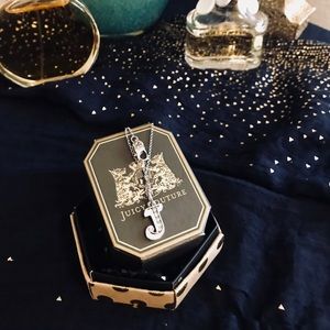 Juicy couture 💎 silver J initial necklace